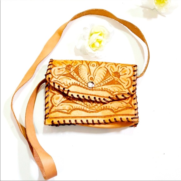 EUC💛Mini Leather Floral Embossed Crossbody Bag - Picture 1 of 8